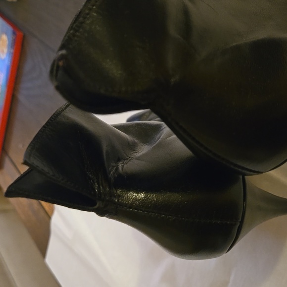 Vintage 1990's Bonjour Women's 4 inch heel Pointy Toe Ankle Boots, Size 7 1/2B - Picture 7 of 9